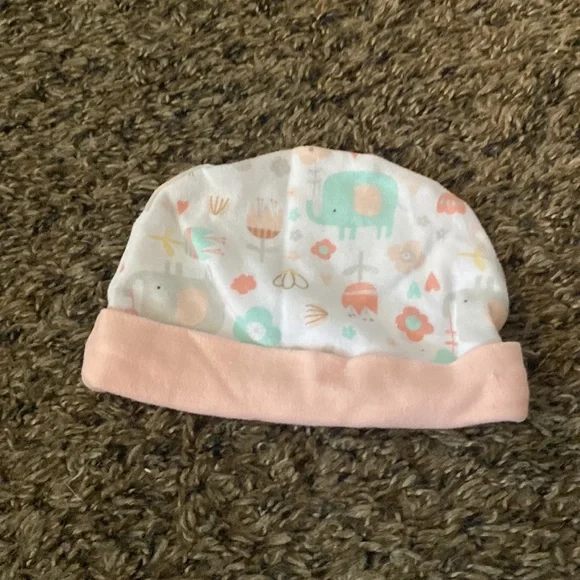 Chick pea onesie and matching hat - Picture 3 of 3